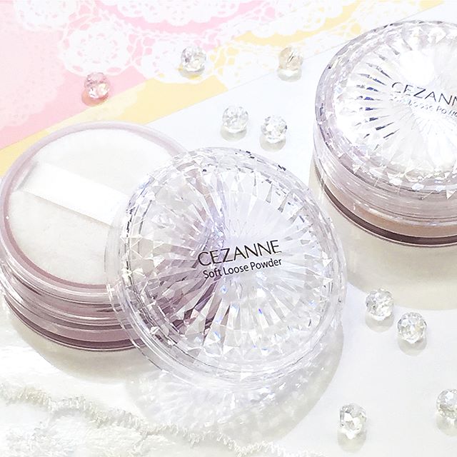Cezanne Soft Loose Powder SPF16 PA++ #01 Lucent ฺBeige แป้งฝุ่นเนื้อนุ่มละเอียดใหม่ล่าสุด ที่ช่วยปรับสีผิวให้มีความเนียน ให้ลุคผิวสวยแบบแมทท์ โทนสีเบจใช้ได้กับทุกสีผิว