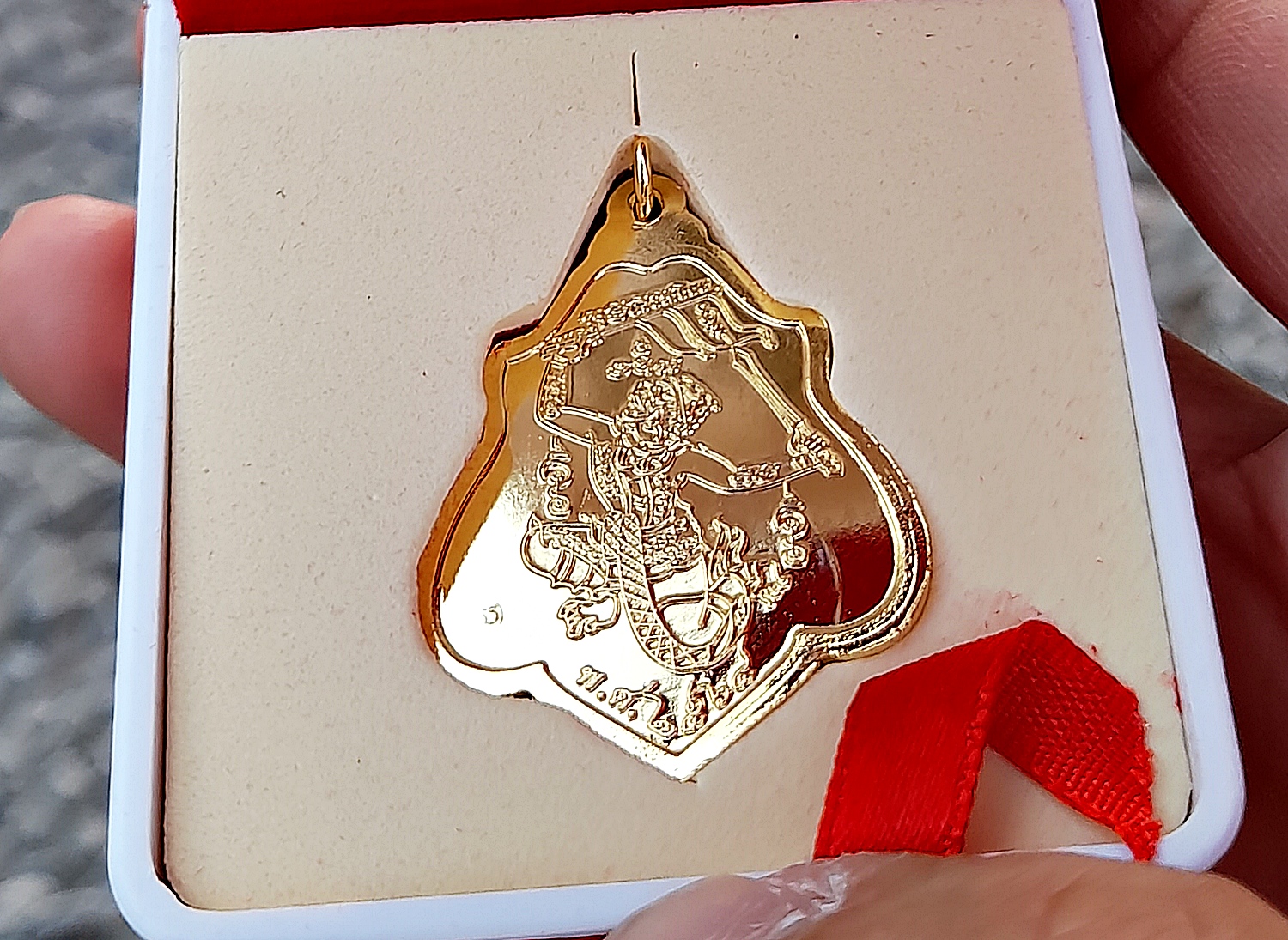 เหรียญโลห์หลังหนุมานเชิญธง(ตัวครูออกศึก) เนื้อกระไหล่ทอง หลวงพ่อกวย วัดโฆสิตาราม(วัดบ้านแค) จ.ชัยนาท ปี2564 - #สร้างและปลุกเสกจากวัดโฆสิตาราม #รับประกันแท้