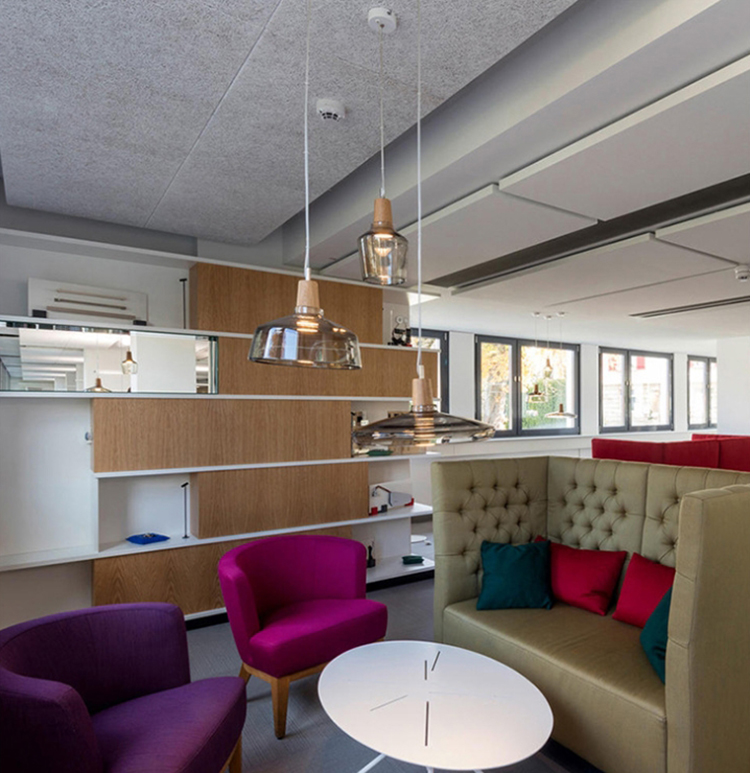 โคมไฟแขวนเพดานโป๊ะแก้วหัวไม้ [BYG-0014]