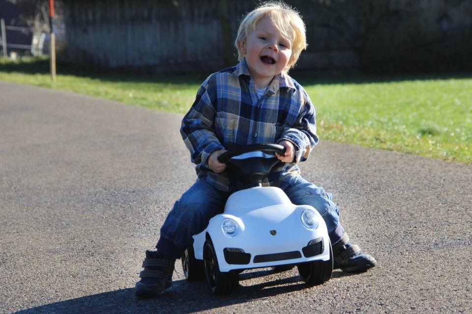 รถซุปเปอร์คาร์ขาไถลิขสิทธิ์แท้ของรถยนต์ Porsche รุ่น Porsche 911 Turbo Push Car - White