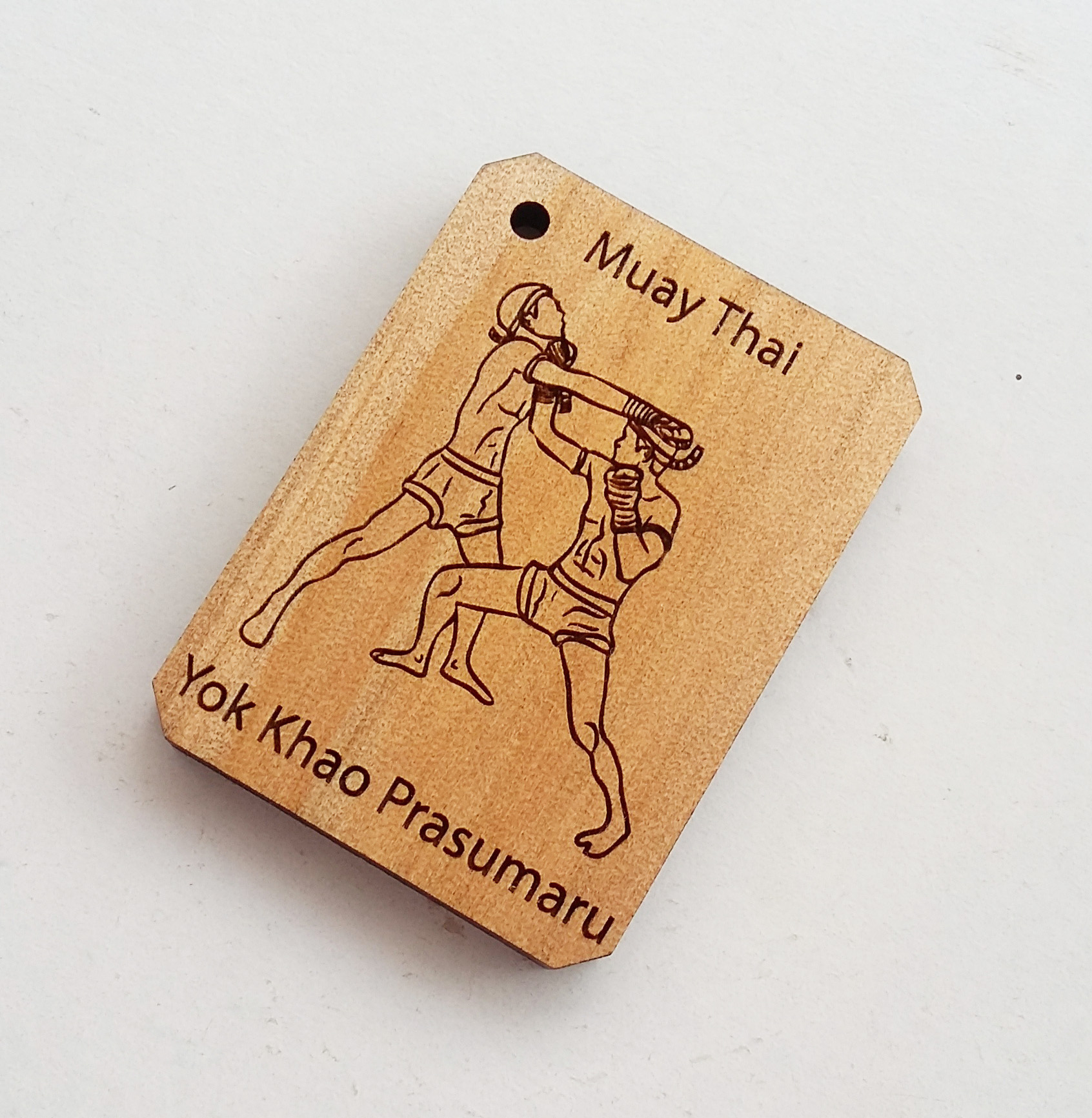 พวงกุญแจไม้แกะสลัก แม่ไม้มวยไทย-ยกเขาพระสุเมรุ