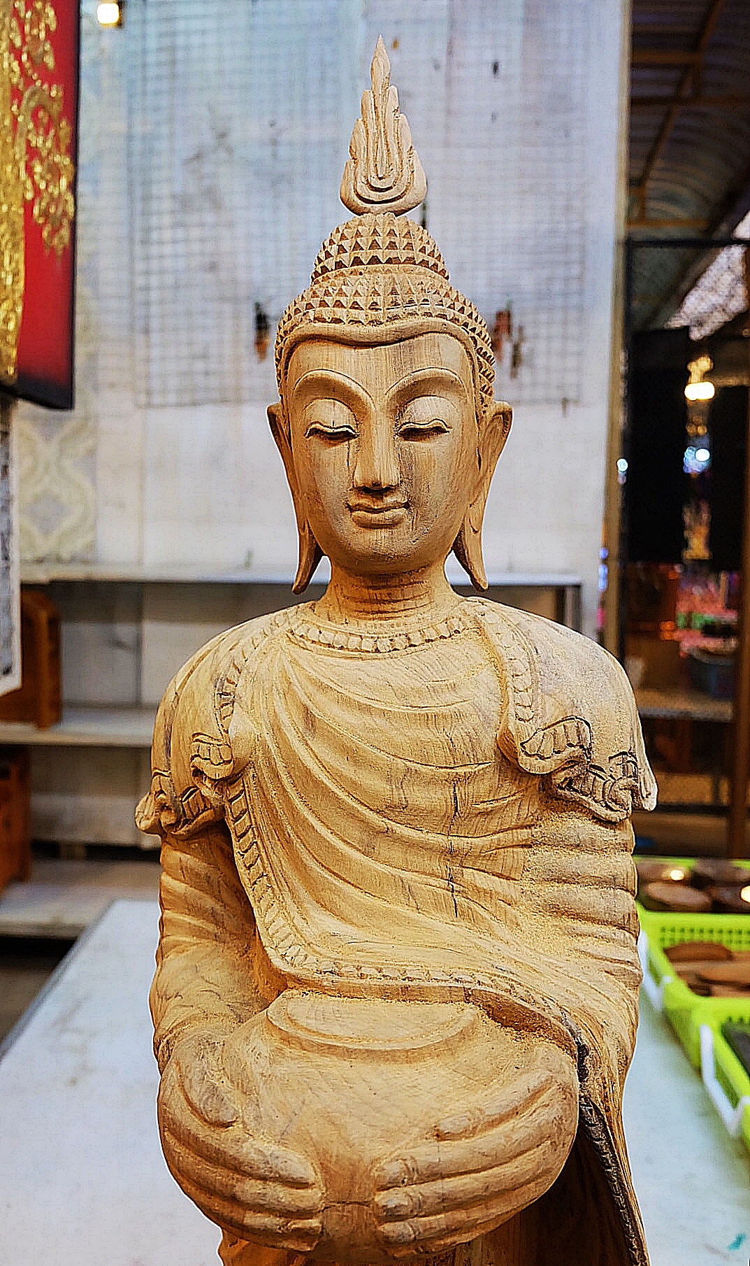 พระพุทธรูป ปางอุ้มบาตร แกะสลักจาก เนื้อไม้สักแท้ (องค์ใหญ่ ขนาด สูง1เมตร) - (งานพรีออเดอร์ สั่งทำ ใช้เวลา 2-3เดือน)