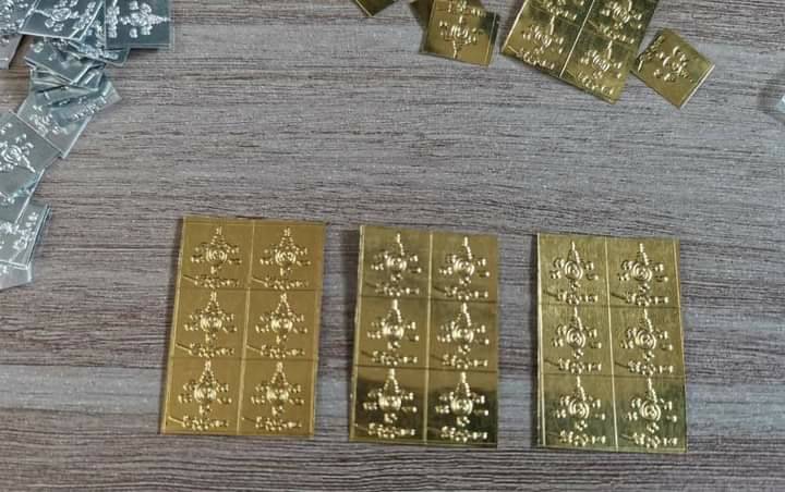 ตะกรุดยันต์นะเศรษฐี(มหาลาภ)(ตำหรับหลวงพ่อกวย วัดโฆสิตาราม) ดอกเล็ก เนื้อทองเหลือง แช่น้ำมันจันทร์ ปี2564