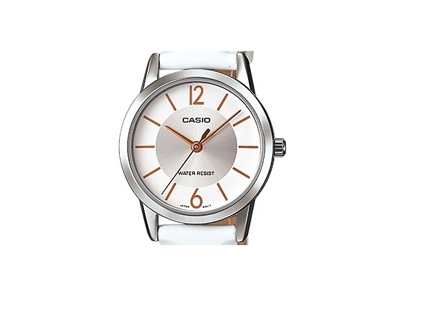 Karnvera Shop นาฬิกาข้อมือผู้หญิง Casio Standard Analog Woman Watch LTP-1377L-7B (สินค้าราคาพิเศษ ไม่มีกล่อง)