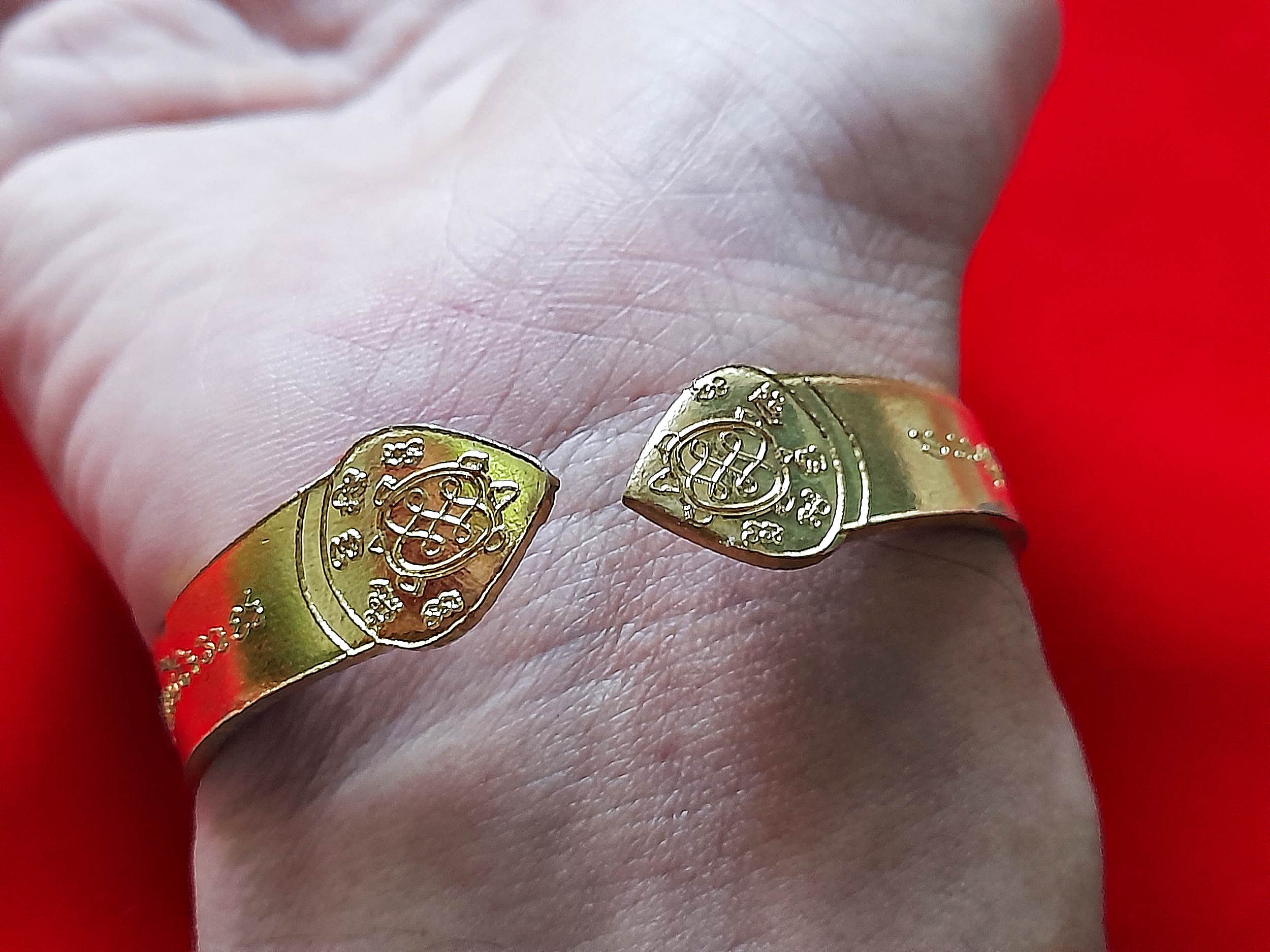 กำไล ข้อมือ พญาจิ้งจกคู่ + พญาเต่าเรือน (เมตตา ค้าขาย) รุ่น4 เนื้อทองเหลือง(ขนาดฟรีไซด์) ปี2563 #รับประกันแท้ - หลวงพ่อพิมพ์ วัดพฤกษะวัน (ศิษย์ หลวงพ่อหน่าย วัดบ้างแจ้ง) จ.พิจิตร