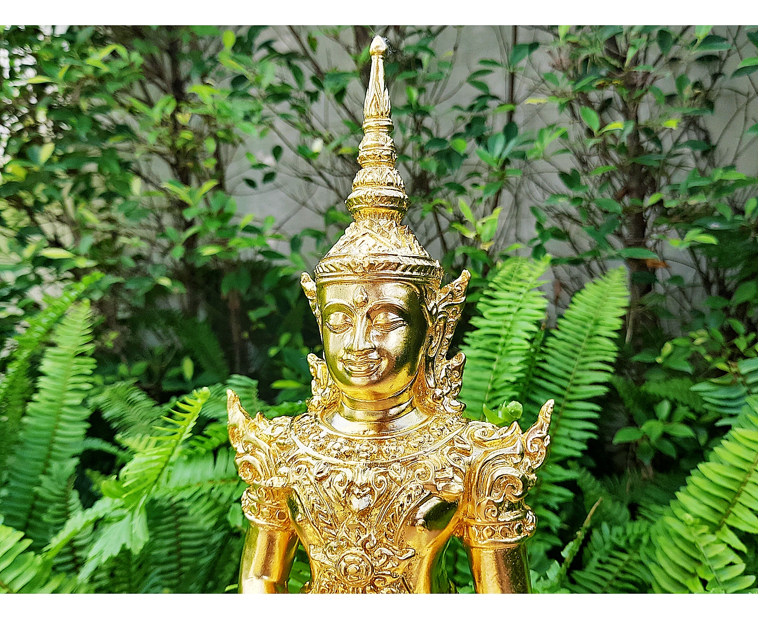 รูปหล่อ สมเด็จองค์ปฐม (พระพุทธรูป หลวงพ่อทองคำ ปางพระแก้วมรกต ทรงเครื่องพระจักรพรรดิ) (ขนาดพระบูชา หน้าตัก5นิ้ว) เนื้อโลหะทองเหลือง ปิดทองแท้ ปี2562 #รับประกันแท้ - หลวงพ่อเล็ก วัดท่าขนุน