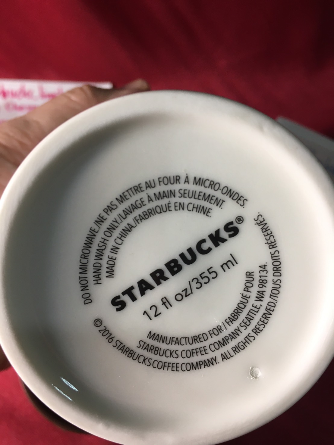 ใบนี้ห้ามพลาด งานแรร์เลยค่ะ เป็นโลโก้แรกของสตาร์บัคส์ที่ปรากฏแก่สายตาชาวโลก ใบในตำนานค่ะStarbucks Ceramic Travel Mug 2012 The First Store Brown Logo & Black Lid 12oz