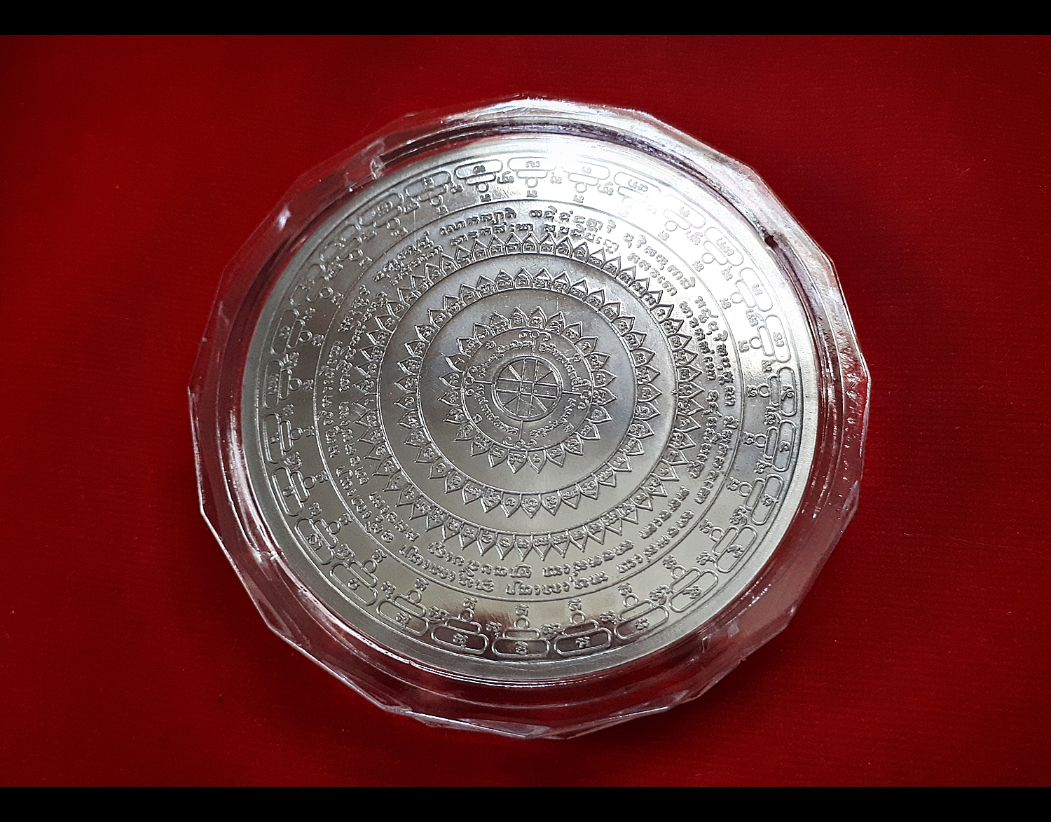 เหรียญพุทธบารมี ยันต์สุริยาทรงกลด(เพื่อความเจริญรุ่งเรื่อง) เนื้อชิน(รับพลังงานรองจากทองคำ) (ขนาด7ซม) รุ่น3 ปี2562 หลวงพ่อเล็ก วัดท่าขนุน (เหรียญสมเด็จองค์ปฐม) #รับประกันแท้