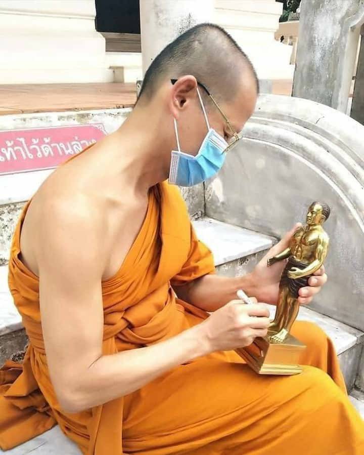 หุ่นพยนต์ พรายมงคล (ขนาดตั้งบูชา ฐานกว้าง4นิ้ว สูง12.5 นิ้ว) ปี2563 #รับประกันแท้ - หลวงพ่อเล็ก วัดท่าขนุน