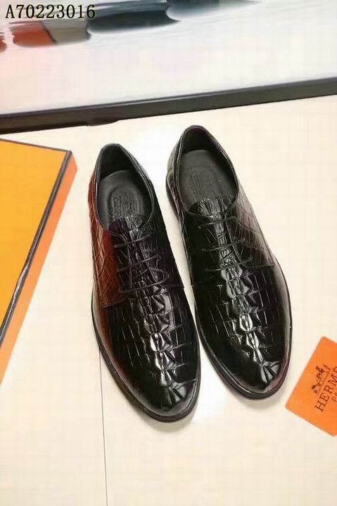 hm men แบบอีกเยอะกดดูด้านในค่ะ size 38-44 ,45-46 มีบางแบบ