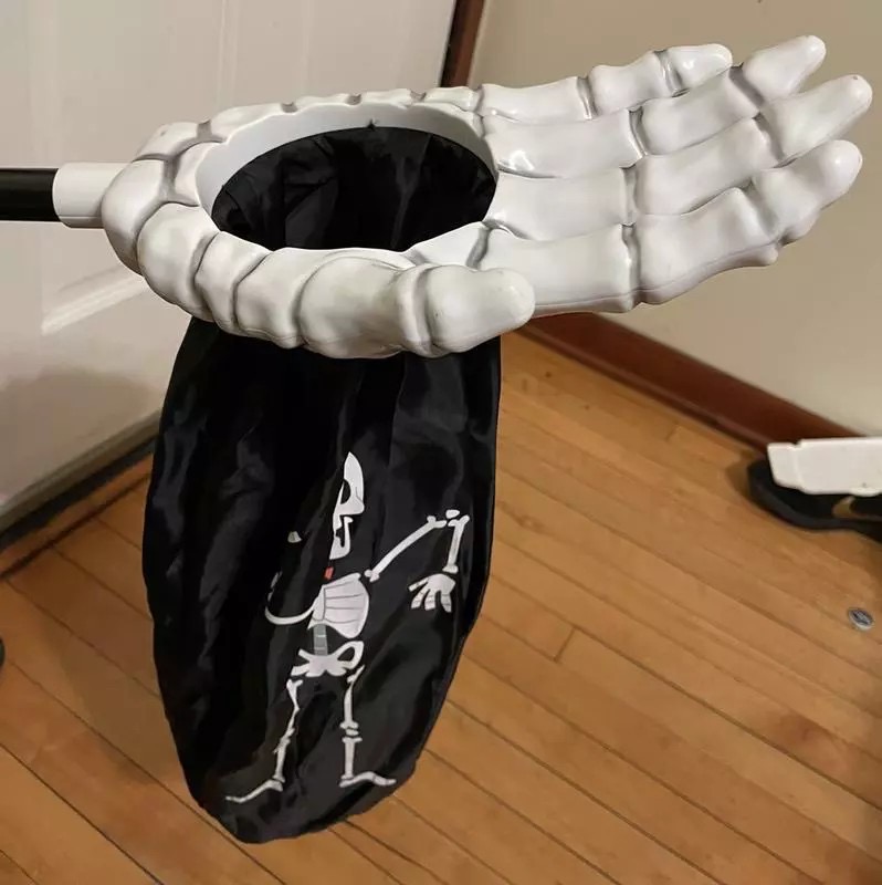 ถุงใส่ขนมพร้อมด้ามจับ Hyde & EEK! Boutique Kids' Skeleton Loot Scoop