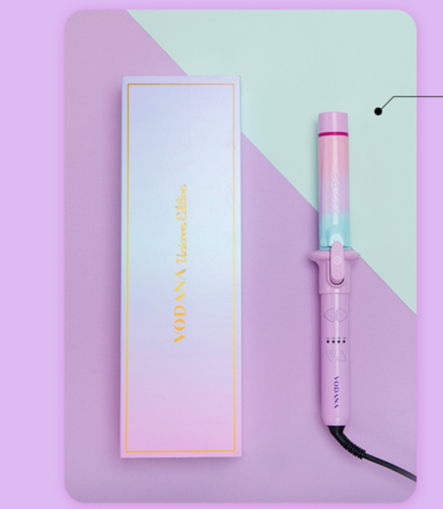 พร้อมส่ง (ขนาด 36mm) Vodana Unicorn Limited Edition แพ้ทางยูนิคอร์นมากมาย ไม่ได้มีดีแค่สี รุ่นนี้หมุนอัตโนมัติได้ทั้ง 2 ทิศทางเลย ใครม้วนเองไม่ค่อยเป็นแนะนำเลย เป็นที่ม้วนผม ที่ดังมาก ๆ เกาหลีสาวๆ มีติดทุกบ้านค่ะ