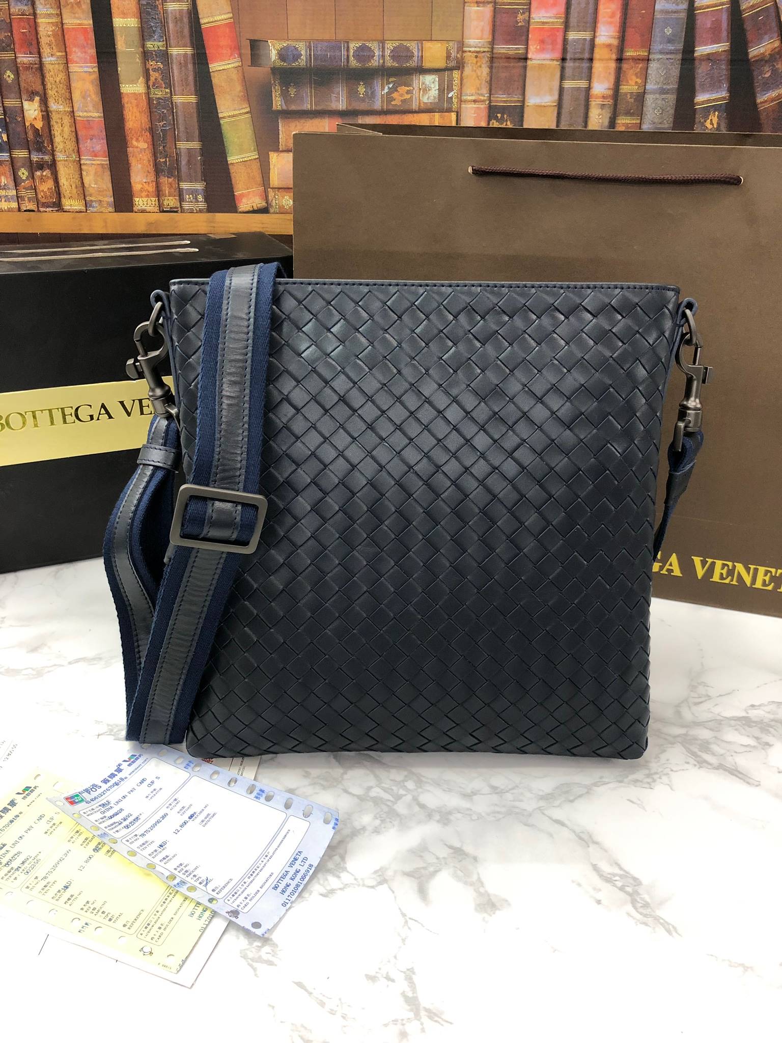 กระเป๋า bv สะพายข้าง ผู้ชาย หนังแท้