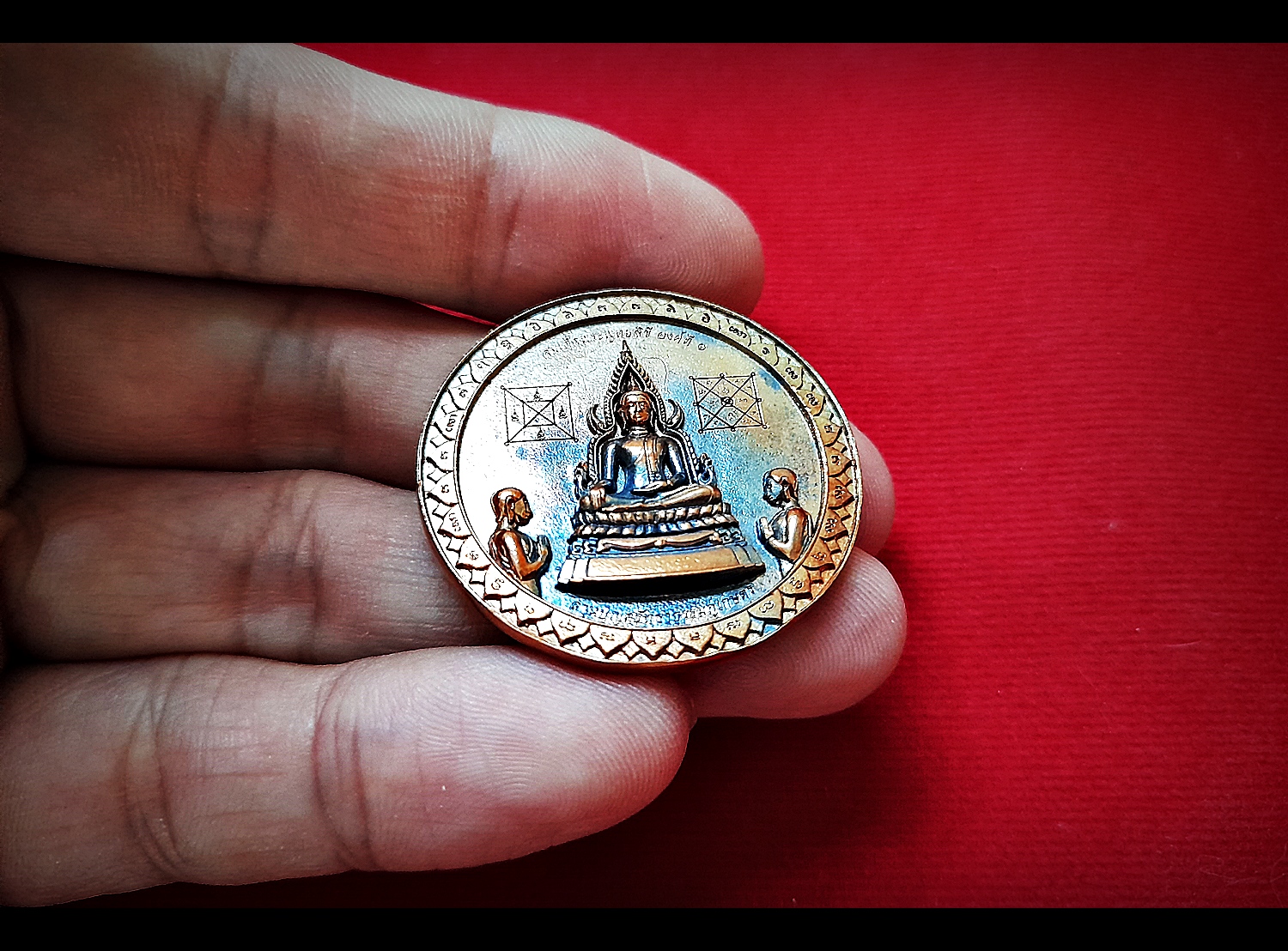 เหรียญสมเด็จองค์ปฐม ด้านหลัง พระมหาลาภทั้ง ๕ พระองค์ (พระสิวลี พระปัจเจกพุทธเจ้า พระอุปคุต พระสังกะจาย พระอนุรุทธะ) ปี2558-2559 เนื้อนวะโลหะ