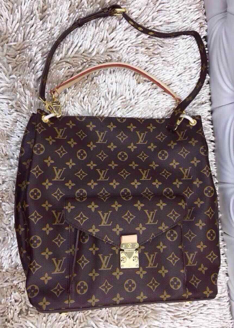 พร้อมส่ง กระเป๋า lv metis 30cm
