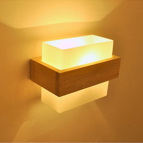 โคมไฟติดผนังไม้โมเดิร์น โป๊ะสี่เหลี่ยม 21.5x16cm [JP4]