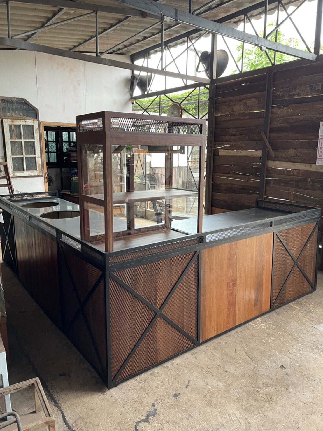 ตู้ก๋วยเตียวไม้