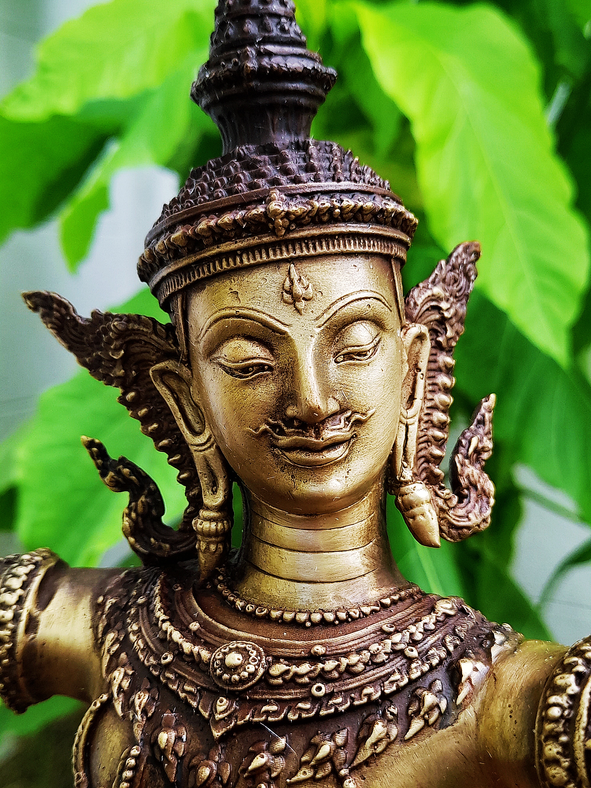 รูปหล่อ พระลักษณ์ หน้าทอง(สวมมงกุฎชฎา ถืออาวุธคู่กาย คันศรธนู พญานาค เหน็บพระขรรค์) ปางเทวดาทรงเครื่องยศชุดไทย เนื้อทองเหลือง งานระเอียด (องค์ใหญ่ขนาดตั้งบูชา สูง16นิ้ว) #เข้าพิธีบวงสรวงปลุกเสก แล้ว ปี2564 #รับประกันแท้