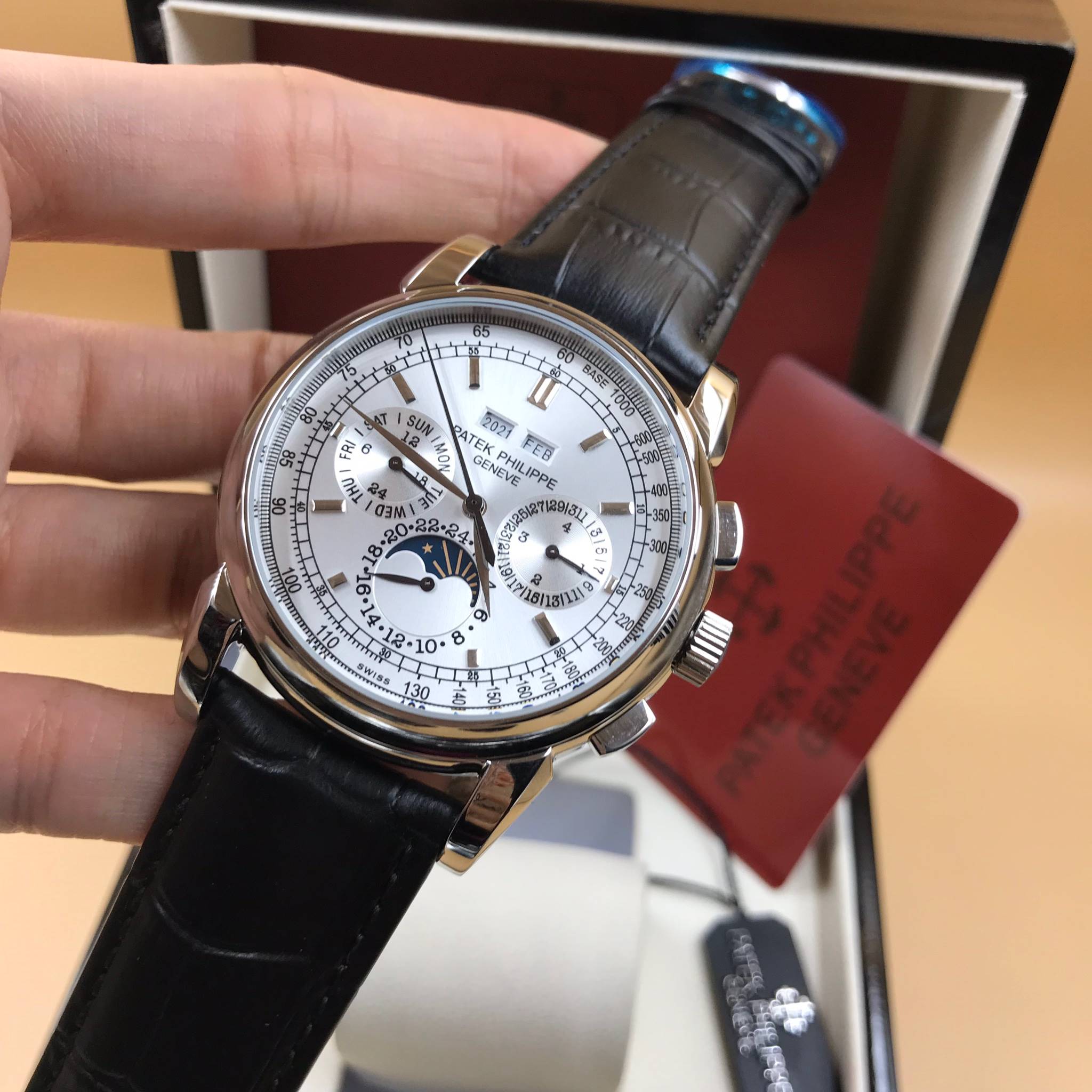 นาฬิกา Patek Philippe Perpetual Calendar หน้าปัดสีเทาเงิน สายหนังสีดำ งาน Mirror Swiss