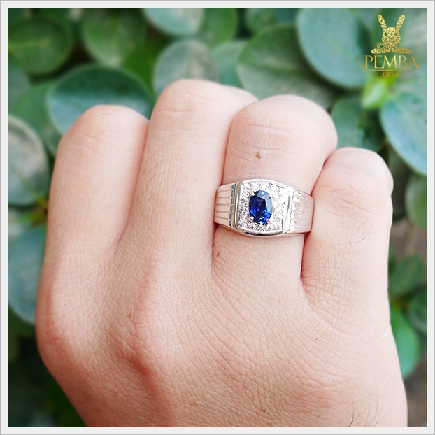 แหวนไพลินแท้ สีน้ำเงินเข้มสวยงาม สัญลักษณ์ของความร่ำรวย แหวนพลอยแท้