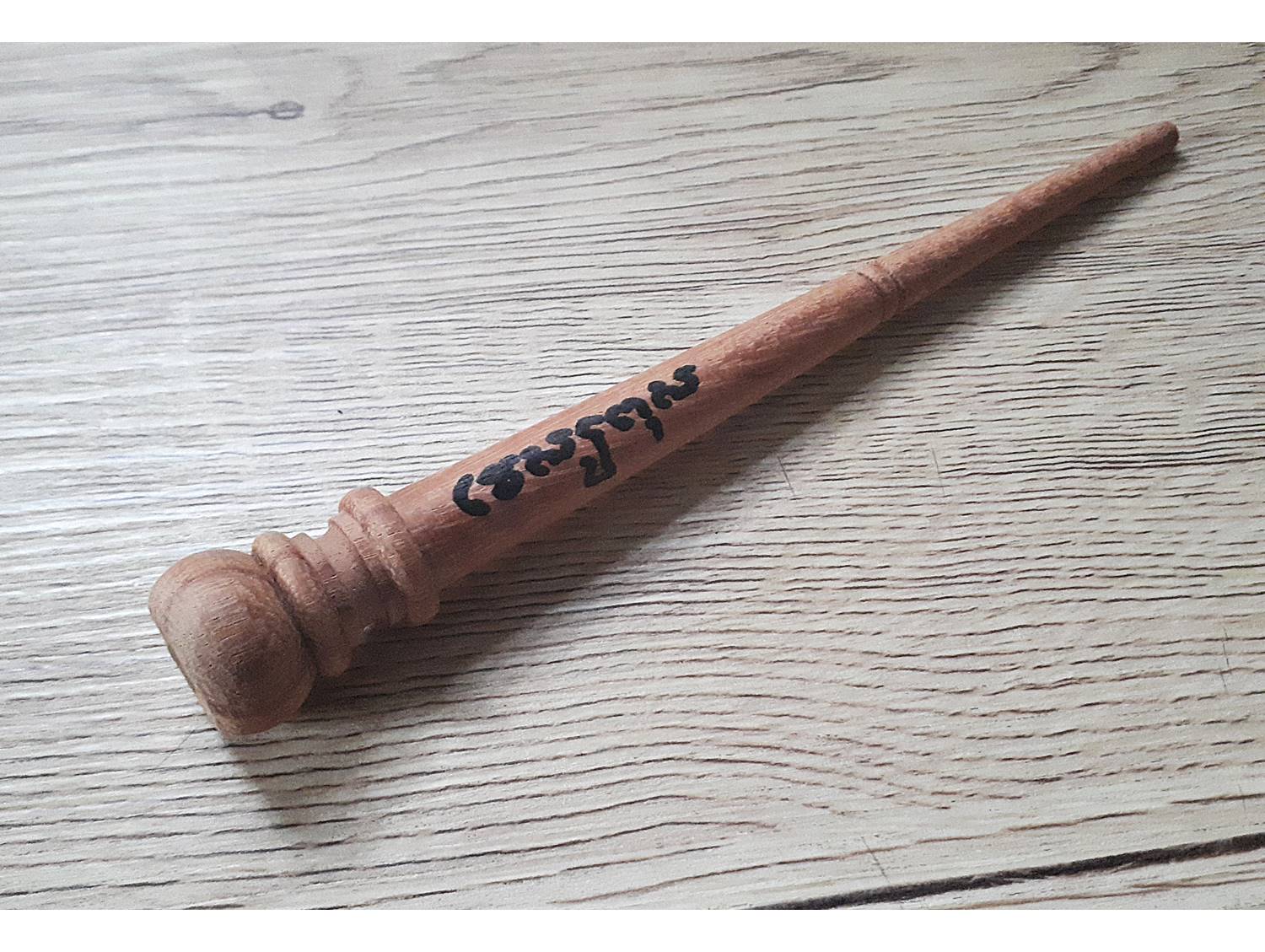 ไม้ครู (ยาว7นิ้ว ไม้หลังคาดบสถ์ จารมือ หัวใจท้าวเวสสุวรรณ) - หลวงพ่ออุดม วัดพิชัยสงคราม