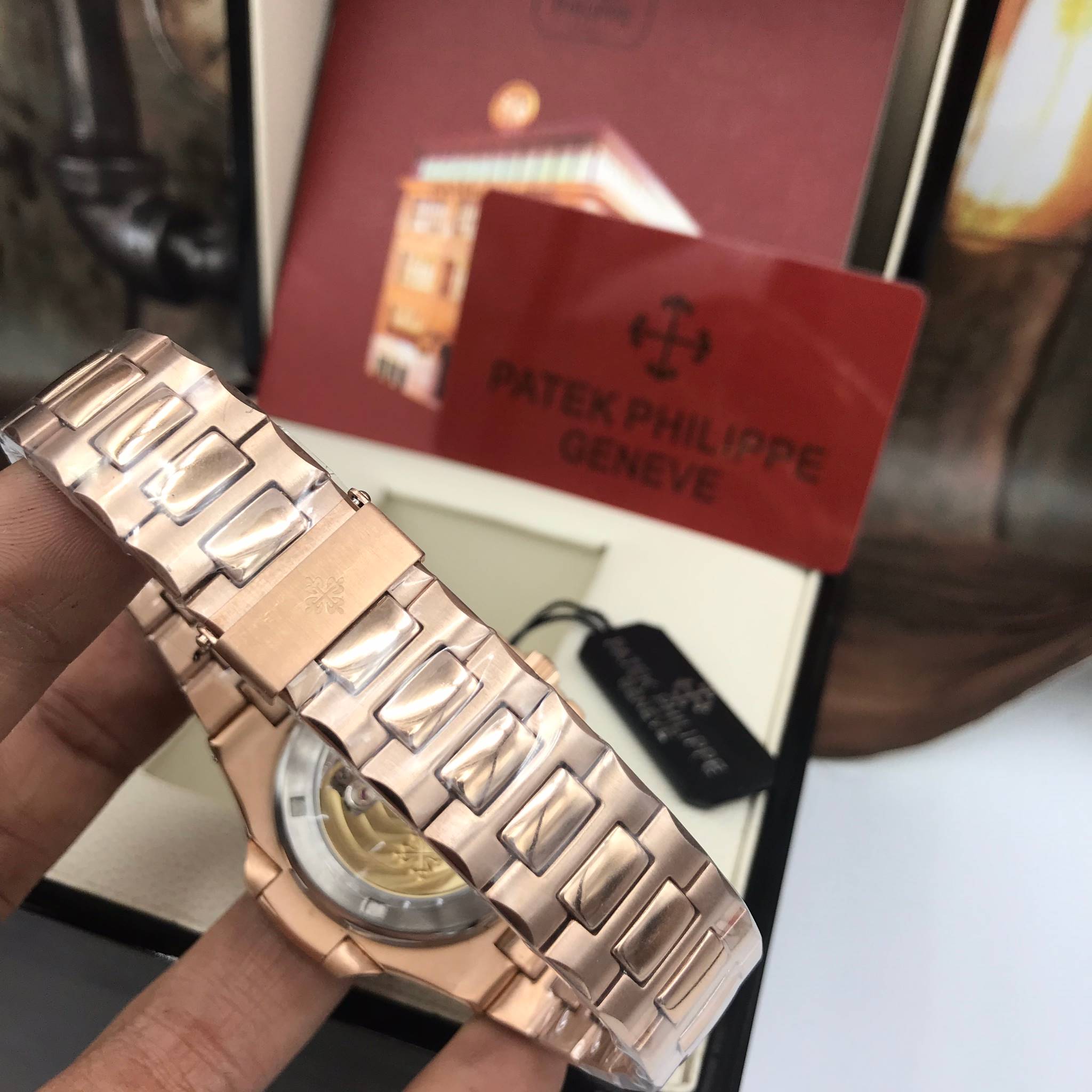 นาฬิกา Patek Philippe รุ่น Men's Nautilus Chronograph สีพิ้งสายเลสสีเงิน หน้าปัดสีดำ