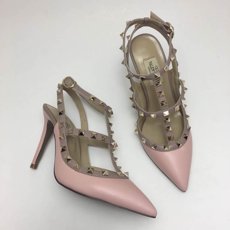พร้อมส่ง รองเท้า valen rockstud ankle strap pink matt รุ่นใหม่ สีชมพูแมทด้าน สอบถามไซส์ได้ค่ะสต็อคของเปลี่ยนตลอด