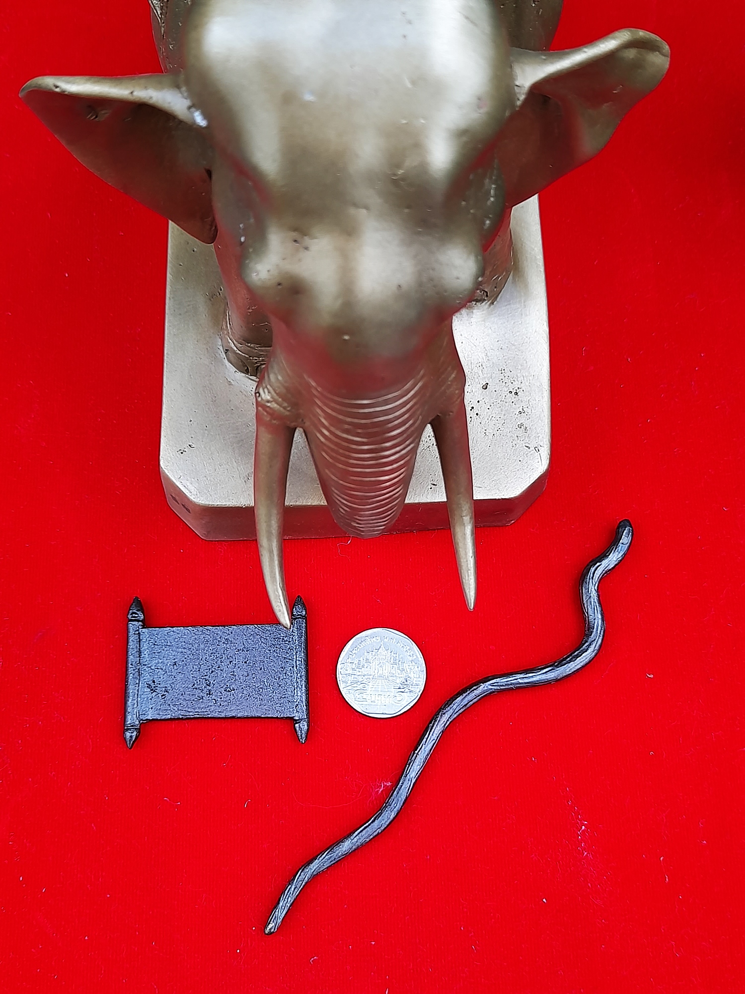 รูปหล่อ ปู่พระฤาษี ทรงช้าง ถือไม้เท้า กระดานชนวน (พระพฤหัสบดี แห่ง สติปัญญา บรมครูของทุกสรรพศาสตร์วิชา(เป็นหัวหน้าของปู่ฤาษี180ตน)) (ขนาดตั้งบูชา สูง14นิ้ว ยาว9นิ้วครึ่ง ลึก4นิ้วครึ่ง) เนื้อทองเหลือง #ปลุกเสกแล้ว #รับประกันแท้