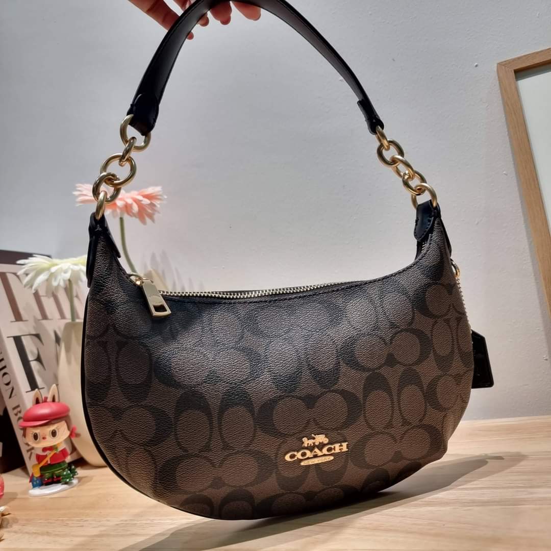 COACH CE620 PAYTON HOBO (แอดไลน์ก่อนสั่งซื้อ)