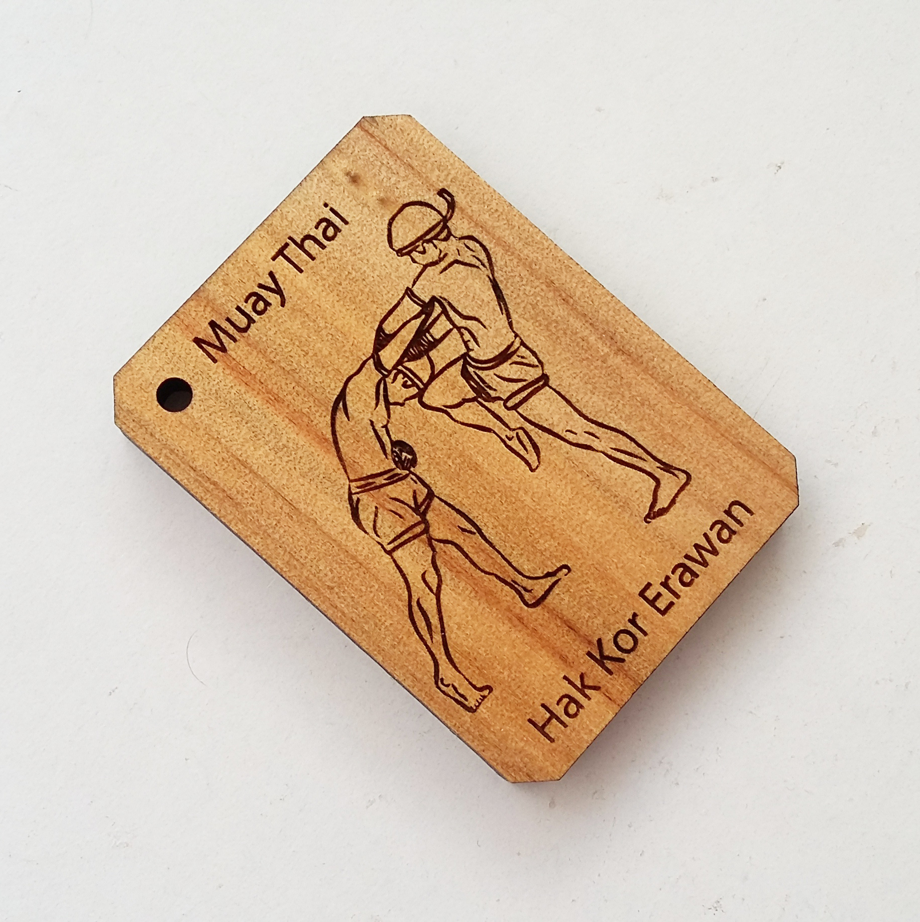 พวงกุญแจไม้แกะสลัก แม่ไม้มวยไทย-หักคอเอราวัณ