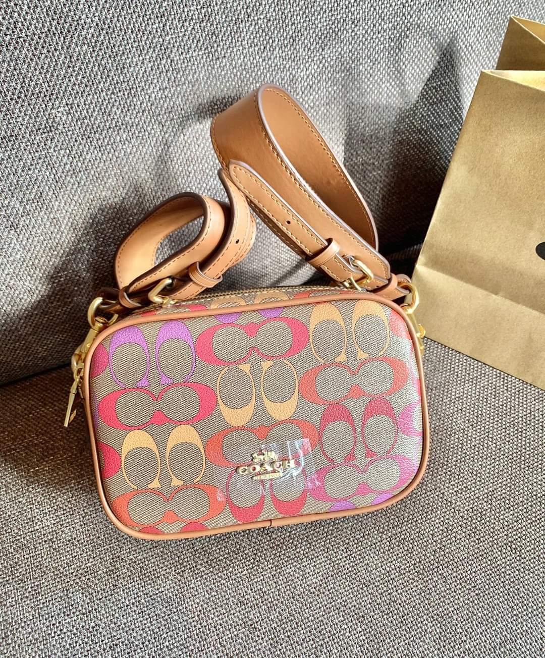 COACH JES CROSSBODY 20 IN RAINBOW SIGNATURE ((C1308)) (แอดไลน์ก่อนสั่งซื้อ)