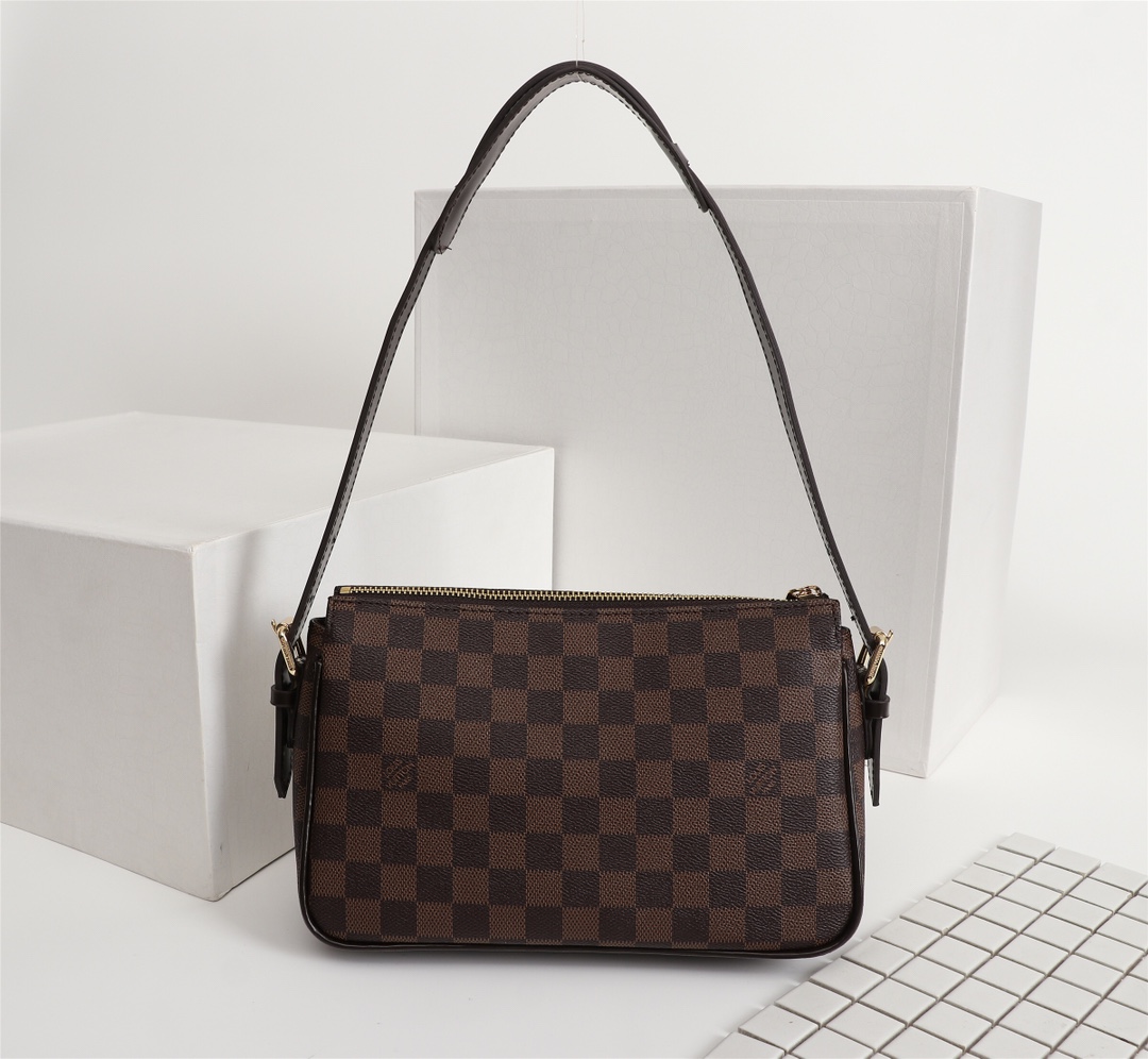 กระเป๋า lv Metis 10 นิ้ว