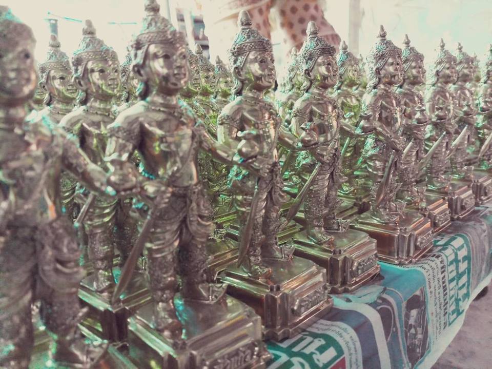 กุมารเทพ กุมาร-กุมารี หัวแก้ว-หัวแหวน เนื้อโลหะทองเหลืองขัดเงา (สูง6นิ้ว กว้าง2นิ้ว) หลวงพ่อหนุน วัดพุทธโมกข์ ปลุกเสก