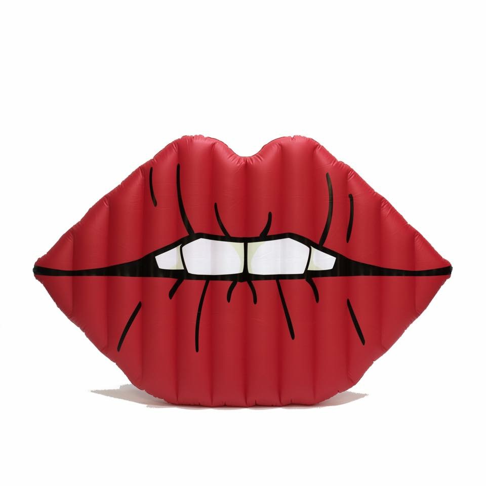 พูลโฟลทสุดเซ็กซี่ The Bite Me Sexy Lips