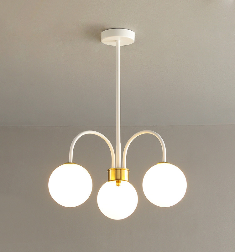 โคมไฟแขวนเพดานโครงเหล็กทรงโค้งสีขาวโป๊ะโคมแก้วทรงกลมสีขาวนม[WH6]