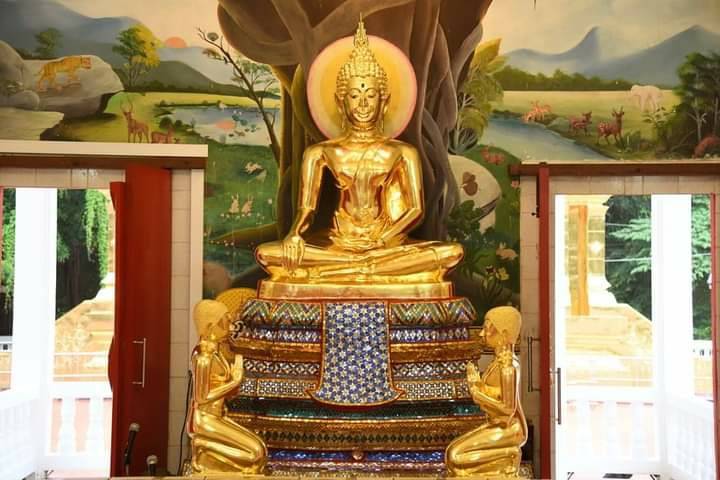 เหรียญสมเด็จองค์ปฐมมหาสะท้อน หลังยันต์เกาะเพรช เนื้อเงินแท้(ชนวนเงินแท้ล้วนๆ จากการหล่อ พระปัจเจกพุทธเจ้า 40นิ้ว) ปี2564 - หลวงพ่อเล็ก วัดท่าขนุน