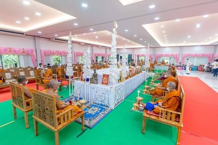 พระกริ่ง หลวงพ่อกวย ชุตินฺธโร (ฉายา "ชุ-ติน-ธะ-โร" ของ หลวงพ่อกวย แปลว่าผู้ทรงไว้ซึ่งความรุ่งเรือง ) รุ่นแรก เนื้อทองลำอู่+เนื้อชนวน (ชุดกรรมการ) ปี2565 #รับประกันแท้ - หลวงพ่อกวย วัดโฆสิตาราม