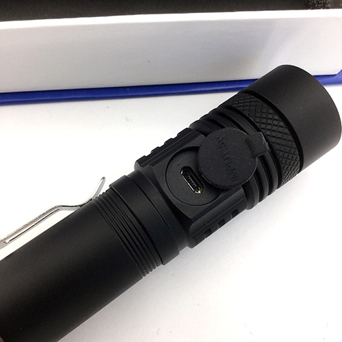 ชุดเซตไฟฉายซูม UltraFire รุ่น 518 Cree XML-T6 Led Zoom Flashlight