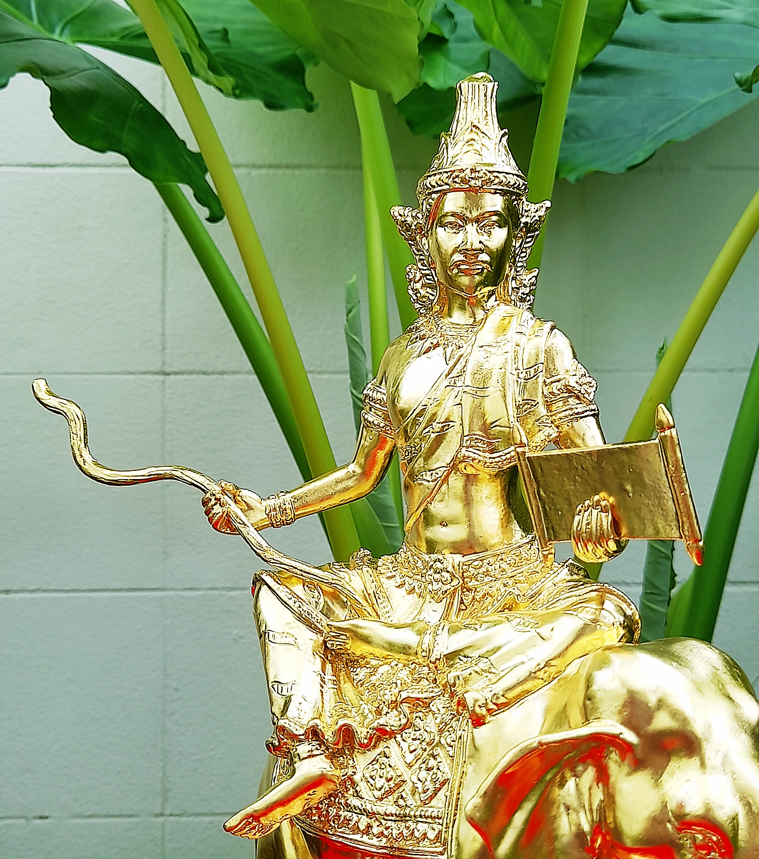 รูปหล่อ ปู่พระฤาษี ประทับทรงช้าง(พญาช้างสาร) ถือไม้เท้า กระดานชนวน (พระพฤหัสบดี แห่ง สติปัญญา บรมครูของทุกสรรพศาสตร์วิชา(เป็นหัวหน้าของปู่ฤาษี108ตน)) (ขนาดใหญ่ ตั้งบูชา สูง14นิ้ว ยาว9นิ้วครึ่ง ลึก4นิ้วครึ่ง) เนื้อโลหะทองเหลือง ปิดทองแท้ ปี2564 #รับประกันแ