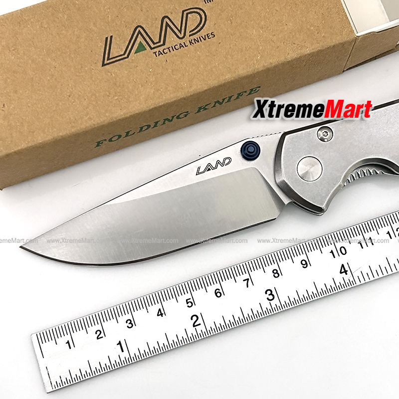 มีดพับ LAND รุ่น 912 (ล็อตใหม่ หมุดสีน้ำเงิน) ใบมีดสแตนเลส ระบบ Frame Lock Stainless Steel Folding Knife(ด้ามเงิน ใบเงิน)