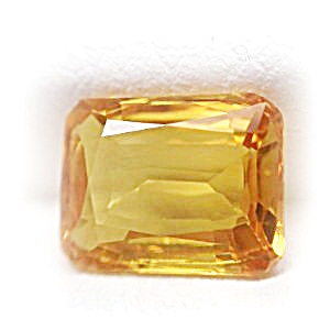 Yellow Sapphire พลอยบุษราคัม บางกะจะ รูปสี่เหลี่ยมตัดมุม Octagon หนัก 2.07 กะรัต สีเหลืองทอง สีสวย มองตาเปล่าเนื้อสะอาดไม่มีตำหนิ