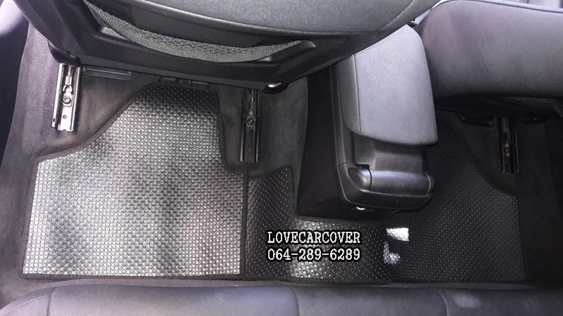 ยางปูพื้นรถยนต์ Bmw X1 2013