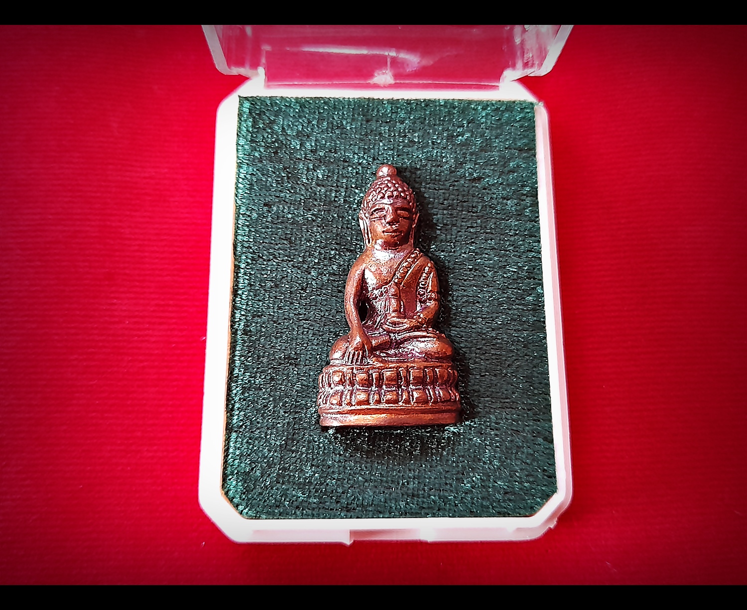 พระกริ่ง จักรพรรดิ์ มนต์พระกาฬ เนื้อนวะโลหะชั้นครู ปี2562 (ใต้ฐานบรรจุเส้นเกศา หลวงพ่อกวย วัดโฆสิตาราม ,หลวงพ่อเย็น วัดสระเปรียญ หลวงพ่อปรง วัดธรรมเจดีย์) - หลวงพ่อเล็ก วัดท่าขนุน (อฐิษฐานจิตปลุกเสก ณ วัดพระพุทธชินราช ปี2562))