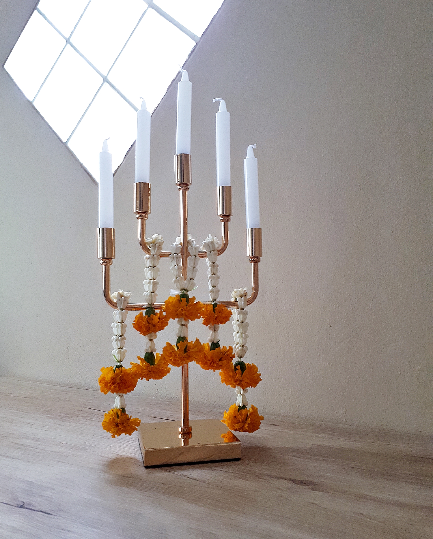 ขาตั้งแสตน เชิงเทียน(5ช่อ) เชิงพวงมาลัยดอกไม้ (สำหรับตั้งวางใส่ เทียน พวงมาลัยดอกไม้) ขายปลีก ขายส่ง