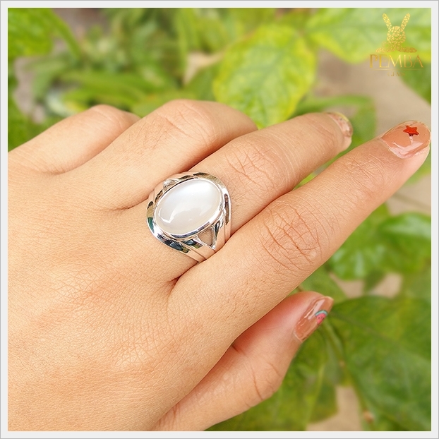 แหวนมุกดาหารแท้ ดีไซน์เรียบๆ หรู ดูมีสไตล์ ใส่ติดนิ้วได้ทุกวัน