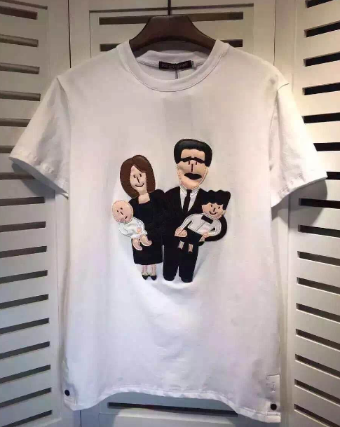 เสื้อยืด d* family size s m l มีสี ดำและขาว