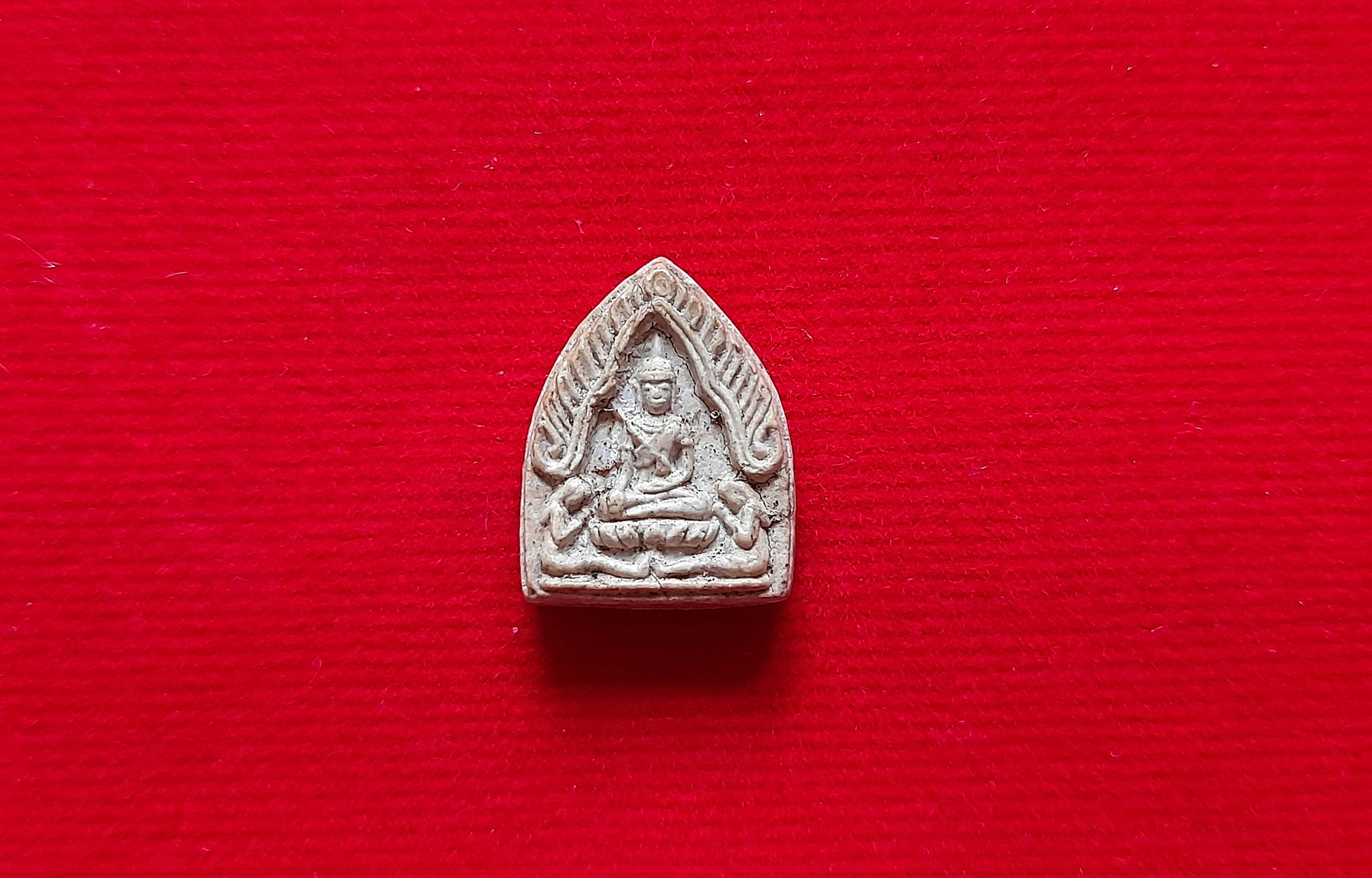 ขุนแผน สะกดทัพ (พิมพ์เล็ก สามเหลี่ยม) หลังยันต์หงษ์ทอง เนื้อผง - #รับประกันแท้และทัน - หลวงพ่อยงยุทธ วัดเขาไม้แดง จ.ชลบุรี