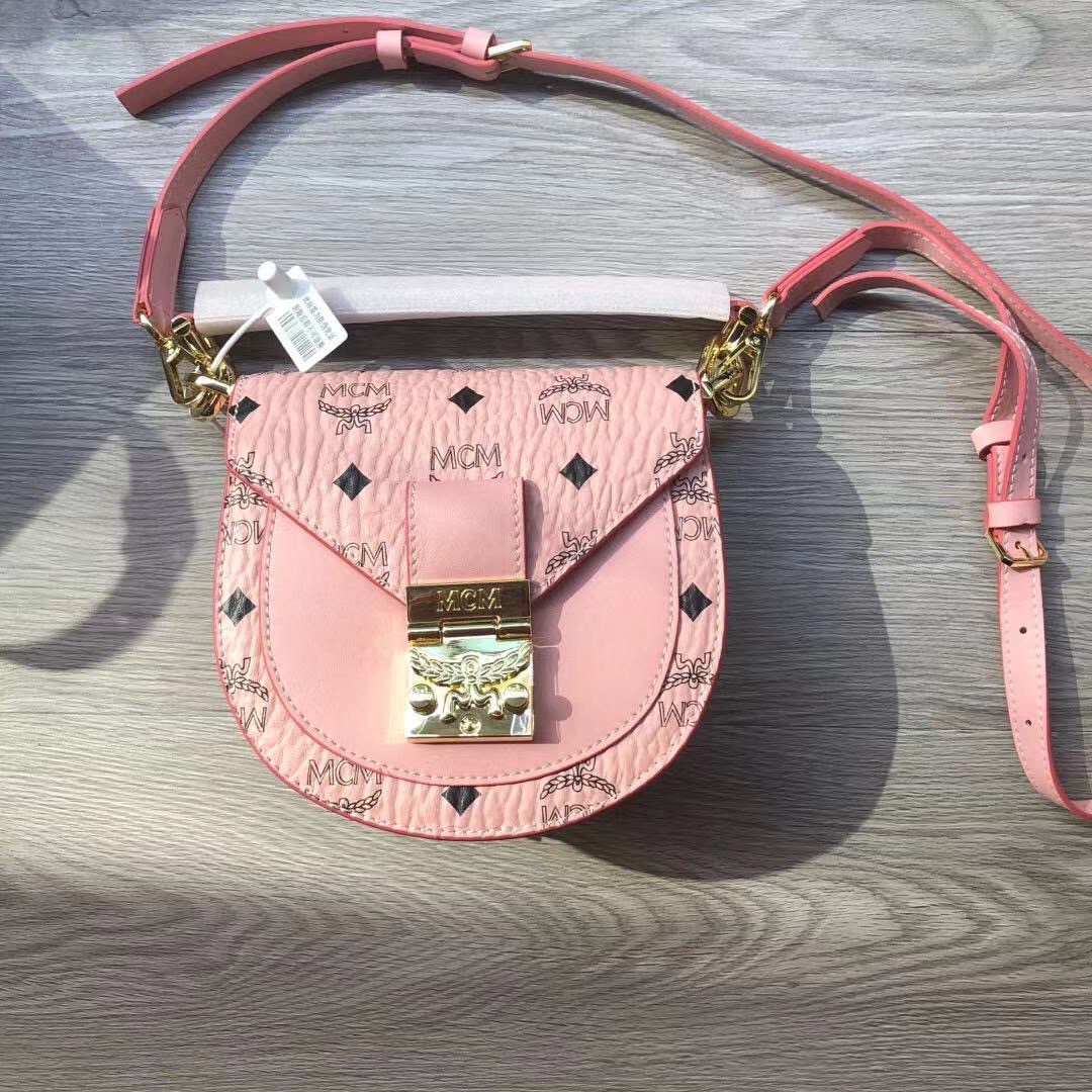 กระเป๋า mcm patricia mini 18 cm