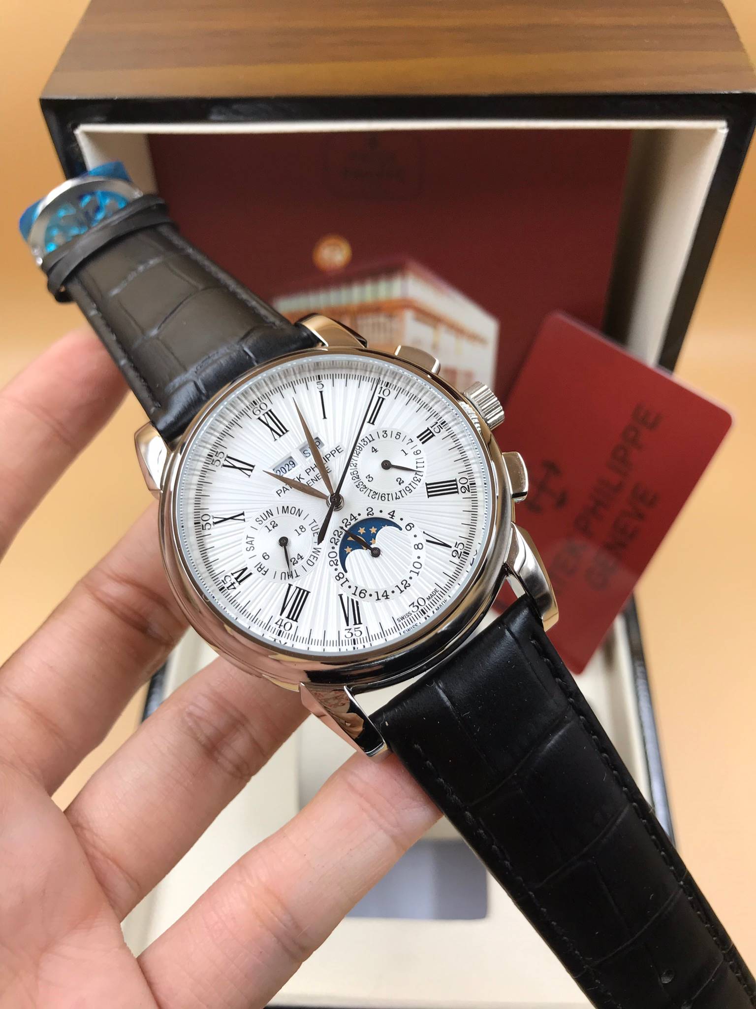 นาฬิกา Patek Philippe Perpetual Calendar สายหนังสีดำ หน้าปัดขาว งาน Mirror Swiss