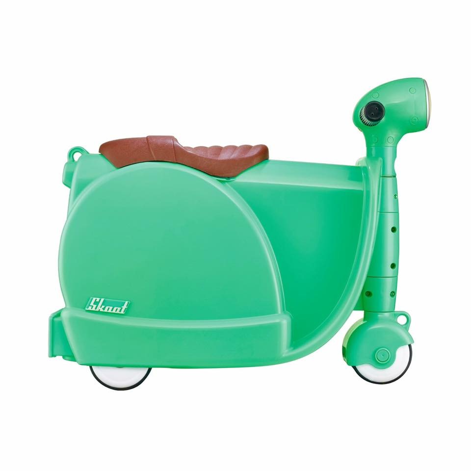 กระเป๋าเดินทางขับขี่ได้สำหรับเด็ก Skoot Children's Ride-On Suitcase (Pistachio)